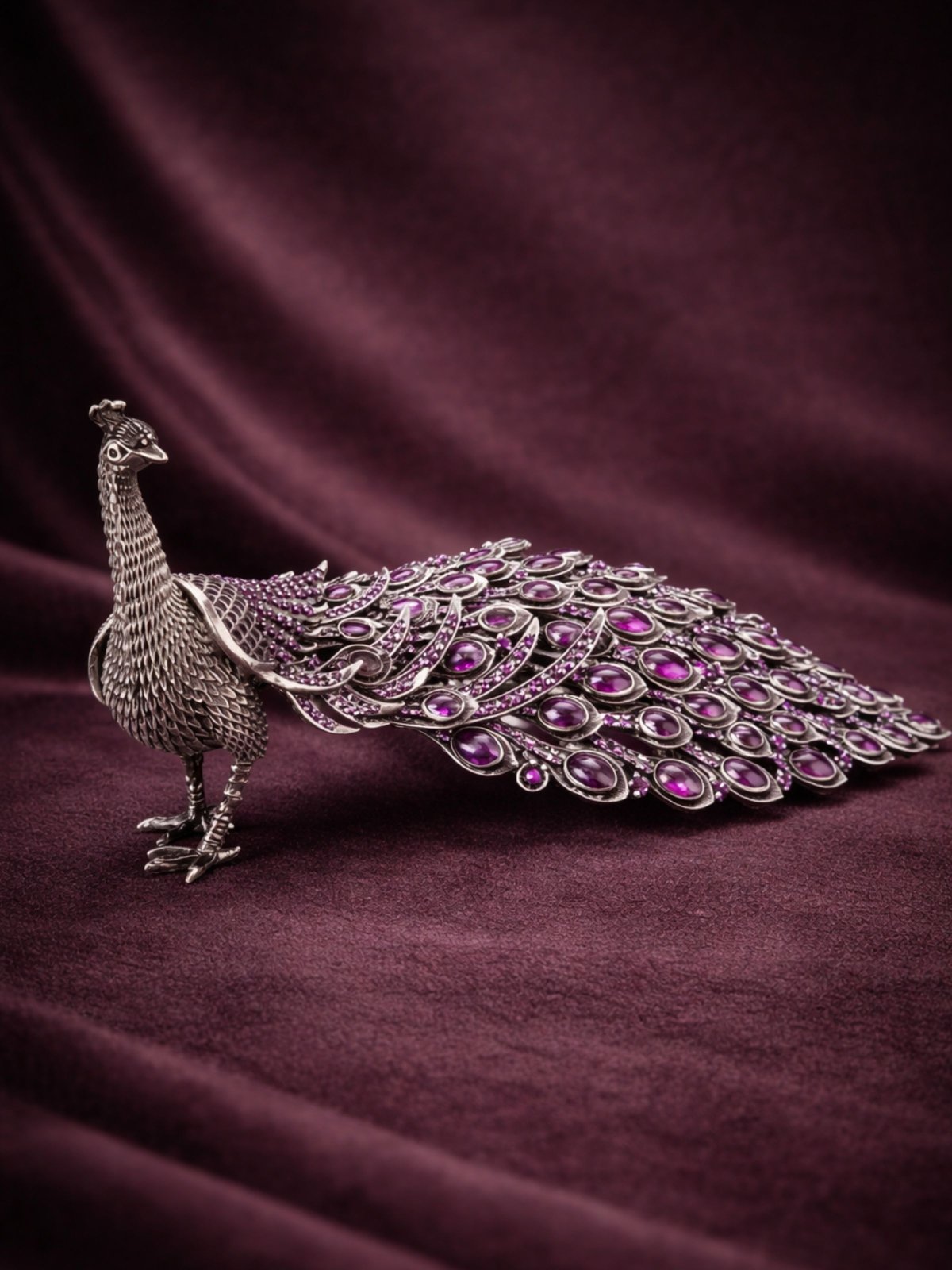 SHOWPIECE