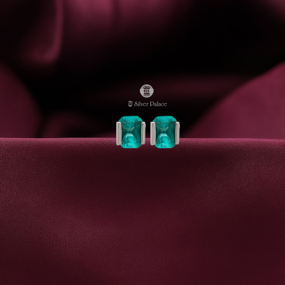 Nuria - Silver Ring and Earring Set With Green Stones