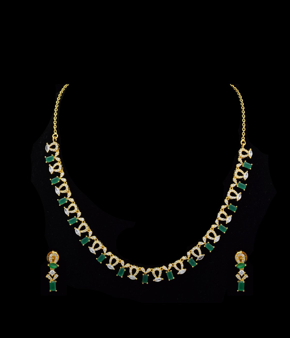 GOLD POLISH GREEN STONE NECKLACE IN PURE SILVER