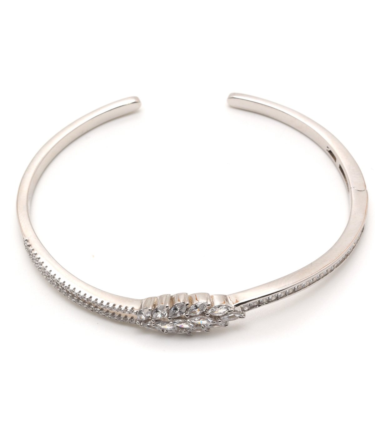 Chanel bracelet with pearly beads – Les Merveilles De Babellou-iangel.vn