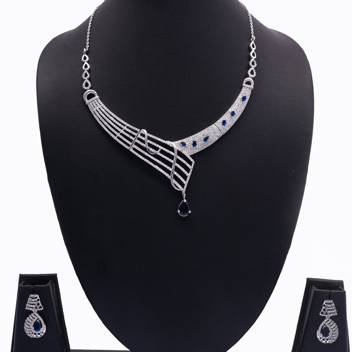 BLUE STONE PARTY  RHODIUIM POLISHED NECKLACE WITH EARRINGS IN SILVER 