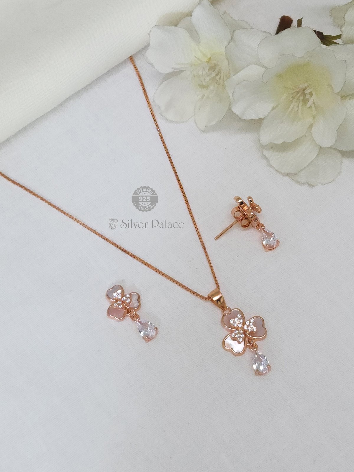 925 SILVER GOLD POLISHED FLOWER WITH WHITE STONE PENDANT SET FOR GIRLS SHEYA COLLECTION
